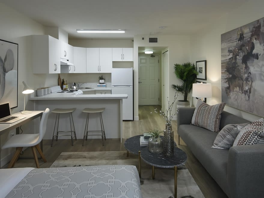 600 Drake Rental Vancouver, BC